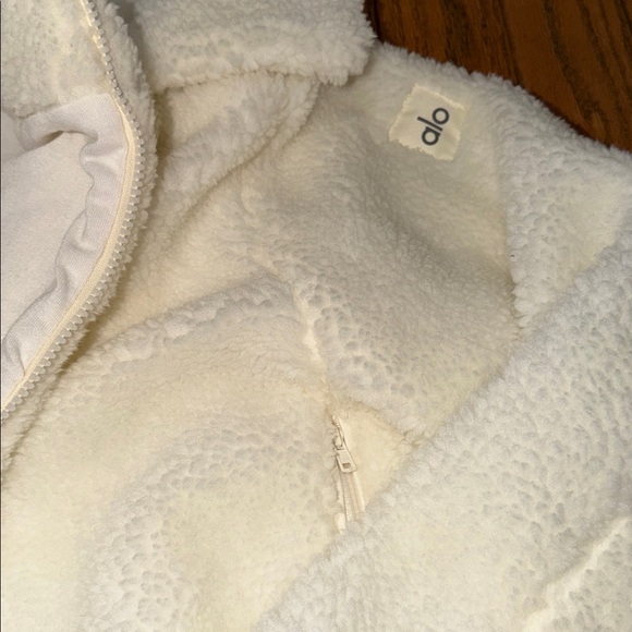 NWTS ALO Yoga Cream Fleece Jacket Size Small - Picture 6 of 6